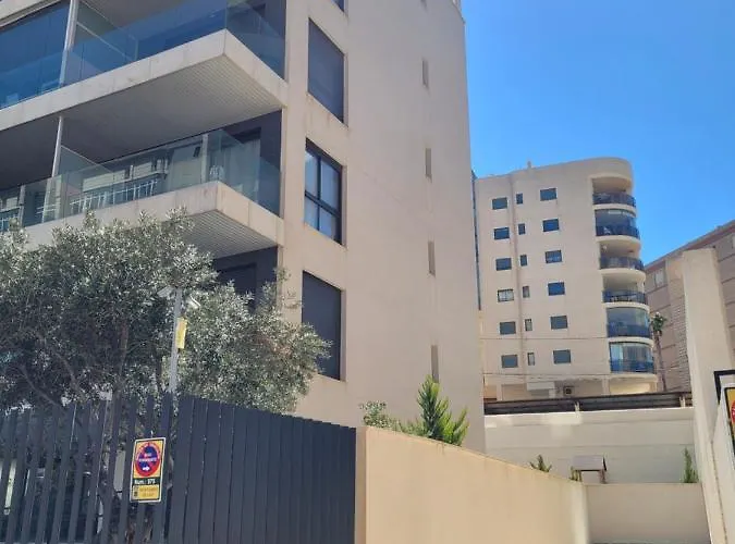2 Ifach דירה